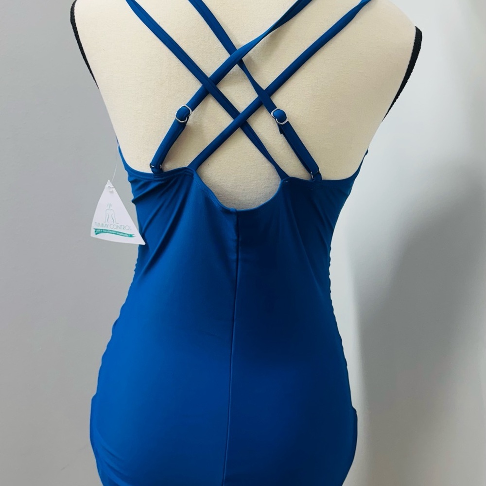 Qualifies 3/$50 Swimsuit - Ruched waist, delicate Criss-Cross straps - Medium - Picture 4 of 8
